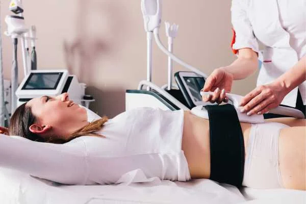 woman having body sculpting to help improve her body image and her mental health Northolt